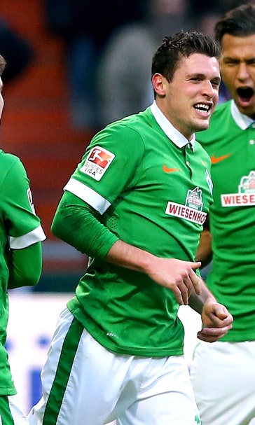 Werder Bremen roll to fourth straight win, Augsburg let 2-goal lead slip